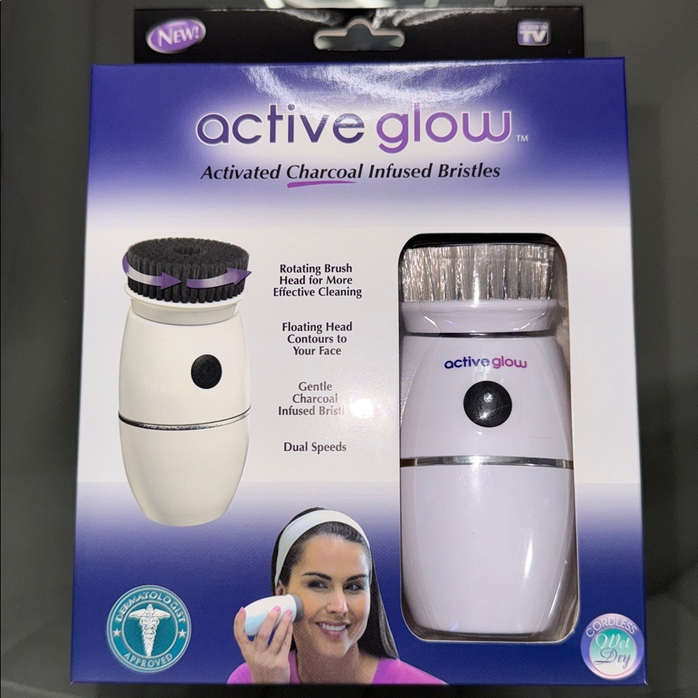Facial Cleansing Brush - White and Purple